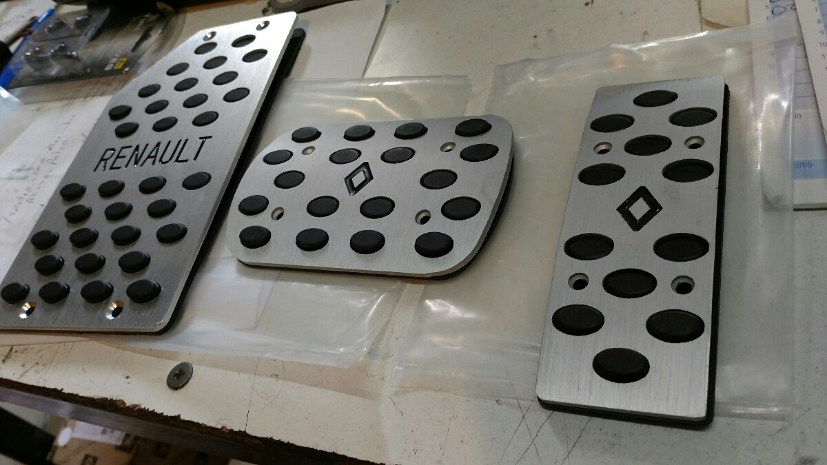 Pedales Renault LoroCaraudio