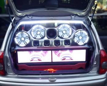 Montaje Sonido Chevrolet Corsa con Palomera